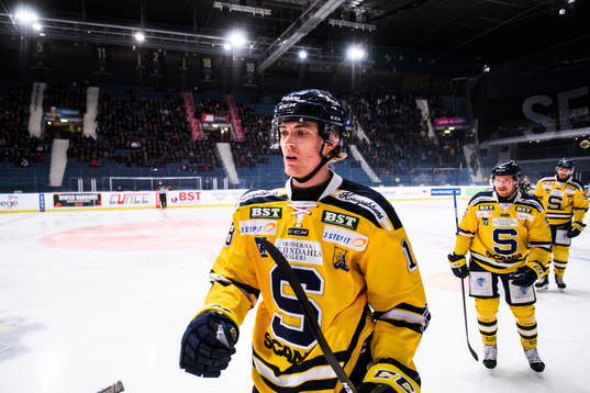 Södertäljes Petter Hansson jublar