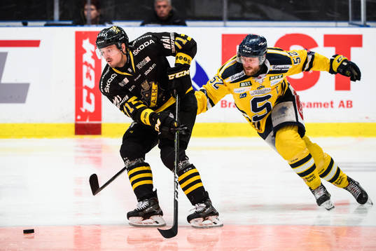 s Alexander Deilert och Södertäljes Christopher Liljewall