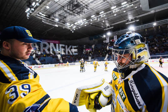 Södertäljes målvakt George Sörensen och målvakt