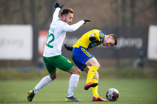 Hammarbys Muamer Tankovic och Eskilsminnes Niklas Jönsson
