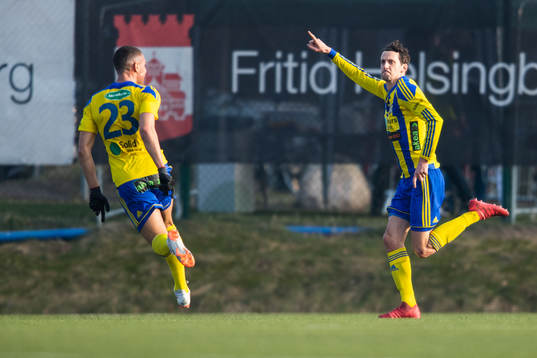 Eskilsminnes Filip Egger jublar