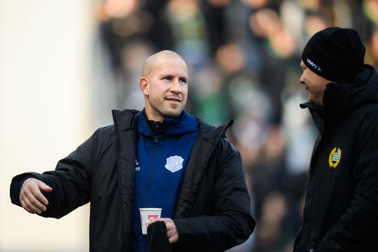 Eskilsminnes tränare Mattias Lindström och Hammarbys