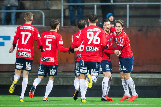 Örgrytes Karl-Johan Lindblad jublar