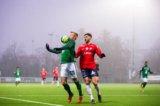 Jönköpings Sebastian Crona och Örgrytes Alibek Aliev