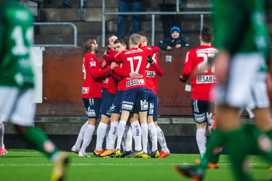 Örgrytes Karl-Johan Lindblad jublar