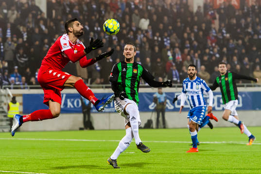 GAIS Edin Hamidovic och IFK Göteborgs målvakt Giannis