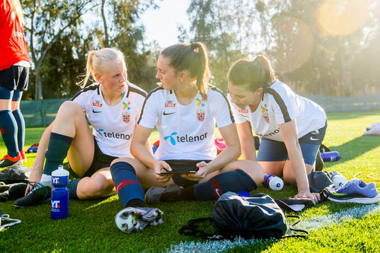 Karina Sævik, Vilde Bøe Risa and Cecilie Redisch Kvamme