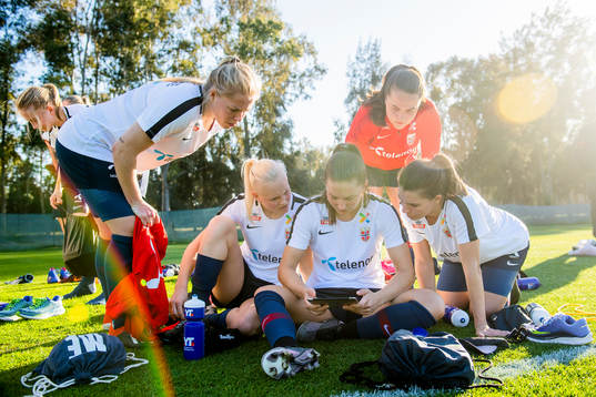 Therese Sessy Åsland, Karina Sævik, Vilde Bøe Risa,