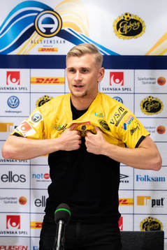 nyförvärvet Simon Strand tar på sig Elfsborgströjan