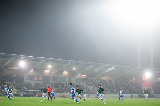 IFK Göteborgs Giorgi Kharaishvili sätter upp ett anfall
