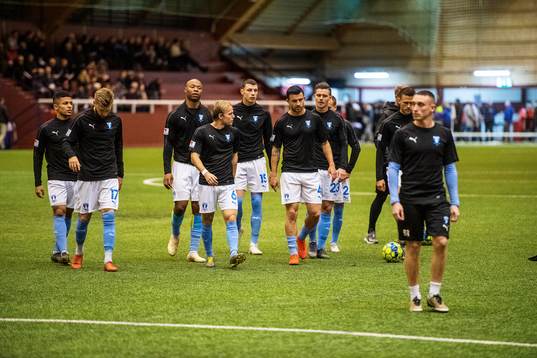 Malmö FF spelarna värmer upp