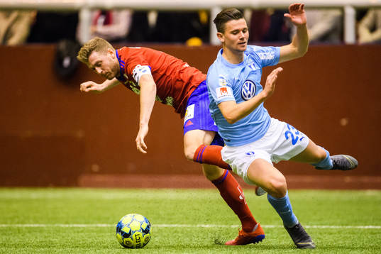 Östers Stefan Karlsson och Malmö FFs Marcus Antonsson