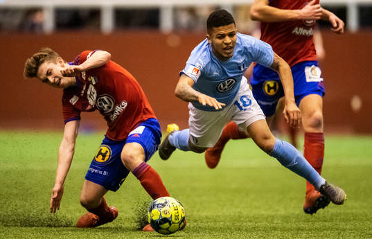 Malmö FFs Romain Gall och Östers Carl Johansson