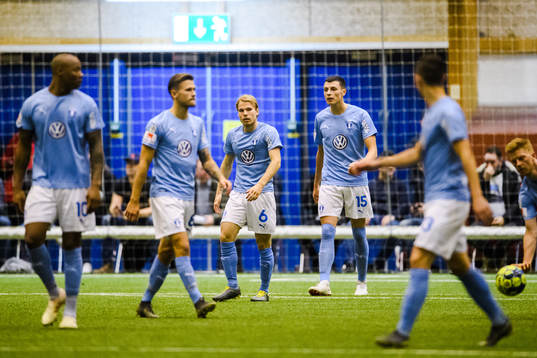 Malmö FFs Oscar Lewicki och Anel Ahmedhodzic deppar med