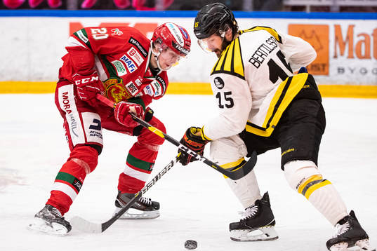Moras Nils Carnbäck och Brynäs Simon Bertilsson