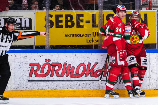 Moras Alexander Hilmerson jublar med Adam Edström