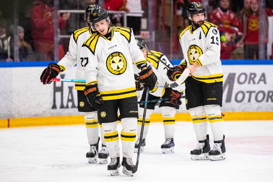 Brynäs Emil Forslund  och Simon Bertilsson deppar
