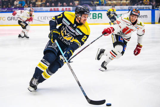 s David Gustafsson och Örebros Jere Sallinen