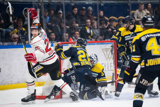 Örebros Anton Hedman jublar