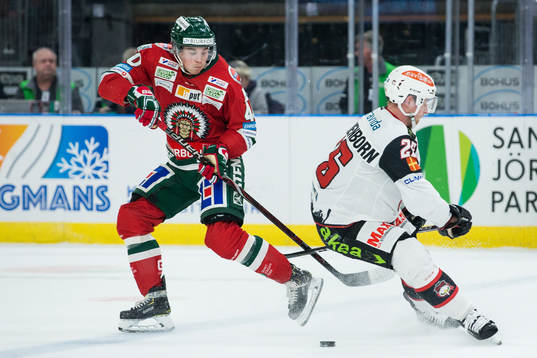 Frölundas Joel Mustonen  och Malmö Redhawks Axel