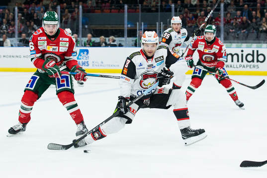 Frölundas Oliwer Fjellström och Malmö Redhawks Johan