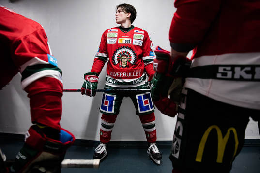 Frölundas Oliwer Fjellström innan ishockeymatchen i SHL