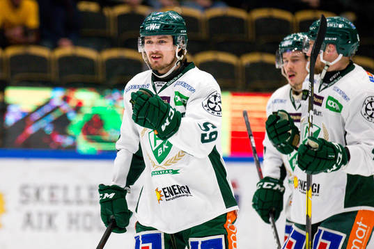 Färjestads Linus Johansson jublar