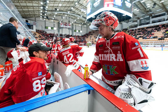 Timrås målvakter Victor Brattström och Niklas Svedberg