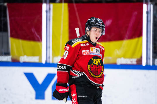 Luleås Erik Gustafsson jublar
