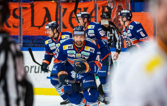 Växjös Nichlas Hardt jublar