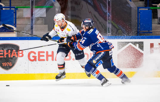 Växjös Joel Persson och Djurgårdens Niclas Bergfors