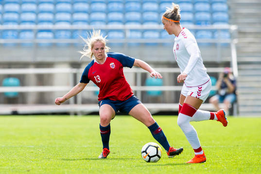 Therese Sessy Åsland of Norway and Sanne Troelsgaard of