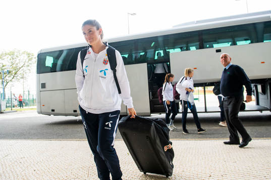 Maren Mjelde of Norway arrives the stadium