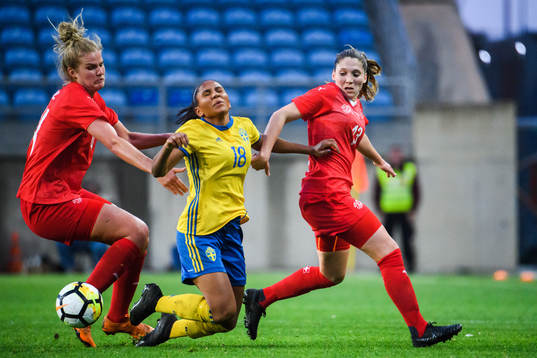 Rahel Kiwic and Sandrine Mauron of Switzerland in a duel