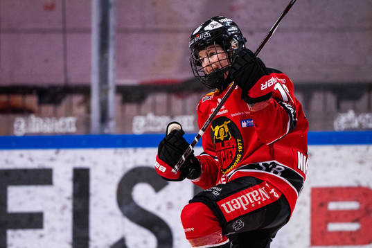 Luleås Petra Nieminen jublar