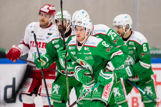 Rögles Linus Sandin jublar
