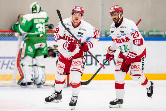 Timrås Morten Madsen och Jeremy Boyce jublar