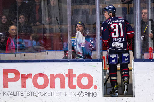 Linköpings Eddie Larsson och Olle Lycksell deppar i