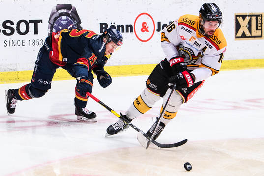 Djurgårdens Jakob Lilja och Luleås Niklas Olausson