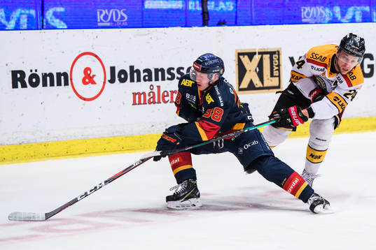 Djurgårdens Olle Alsing och Luleås Johan Harju