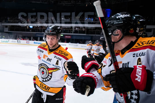 Luleås Johan Harju jublar