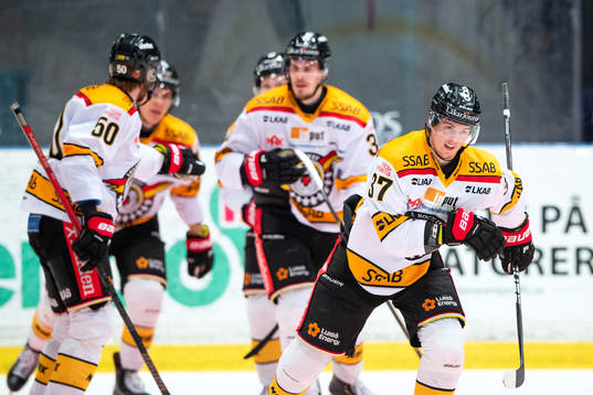 Luleås Oscar Engsund jublar