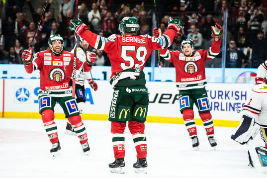 Frölundas Simon Hjalmarsson jublar