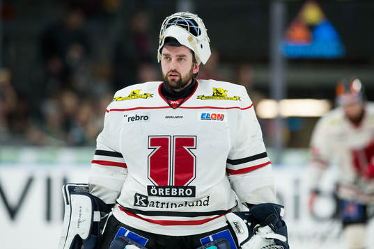 Örebros målvakt Jhonas Enroth deppar