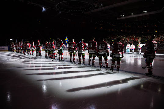 Lagen på line up innan ishockeymatchen i SHL mellan