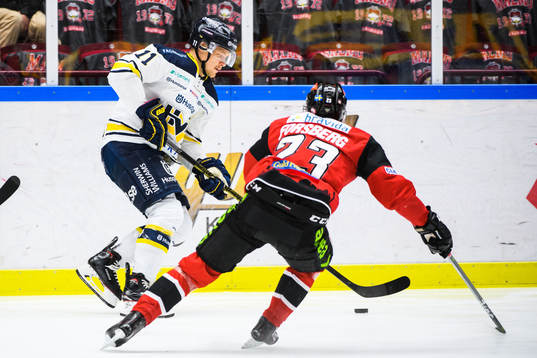 s Simon Önerud och Malmö Redhawks Christoffer Forsberg