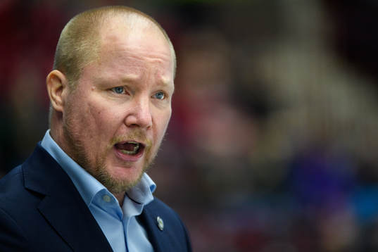 s assisterande tränare Jonas Holmström