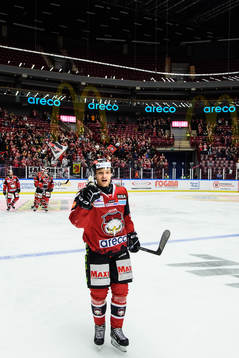 Malmö Redhawks Johan Olofsson jublar