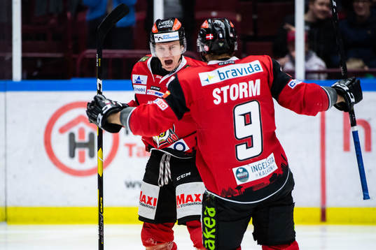 Malmö Redhawks Tobias Ekberg jublar