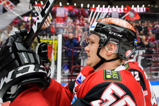 Malmö Redhawks Tobias Ekberg jublar